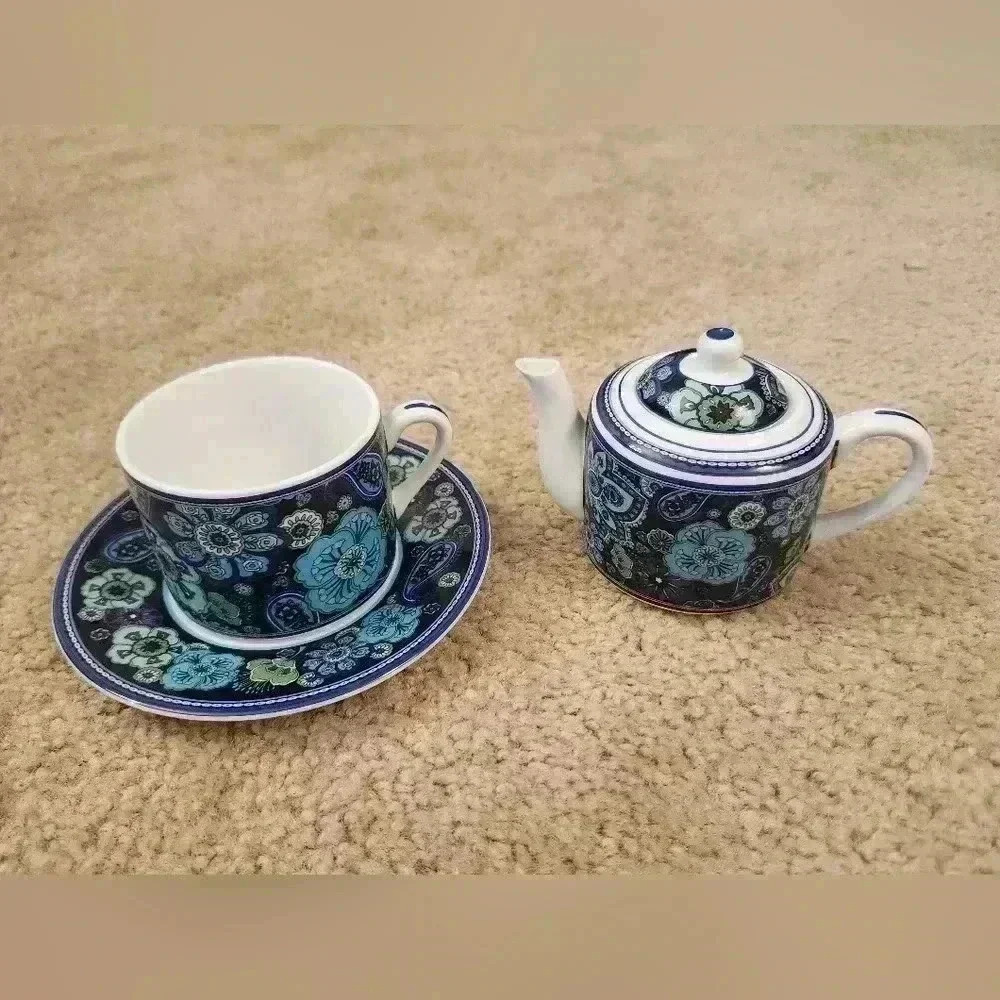 Vera Bradley by Barnes & Noble Tea for One Blue Rhapsody Tea Pot Set EUC